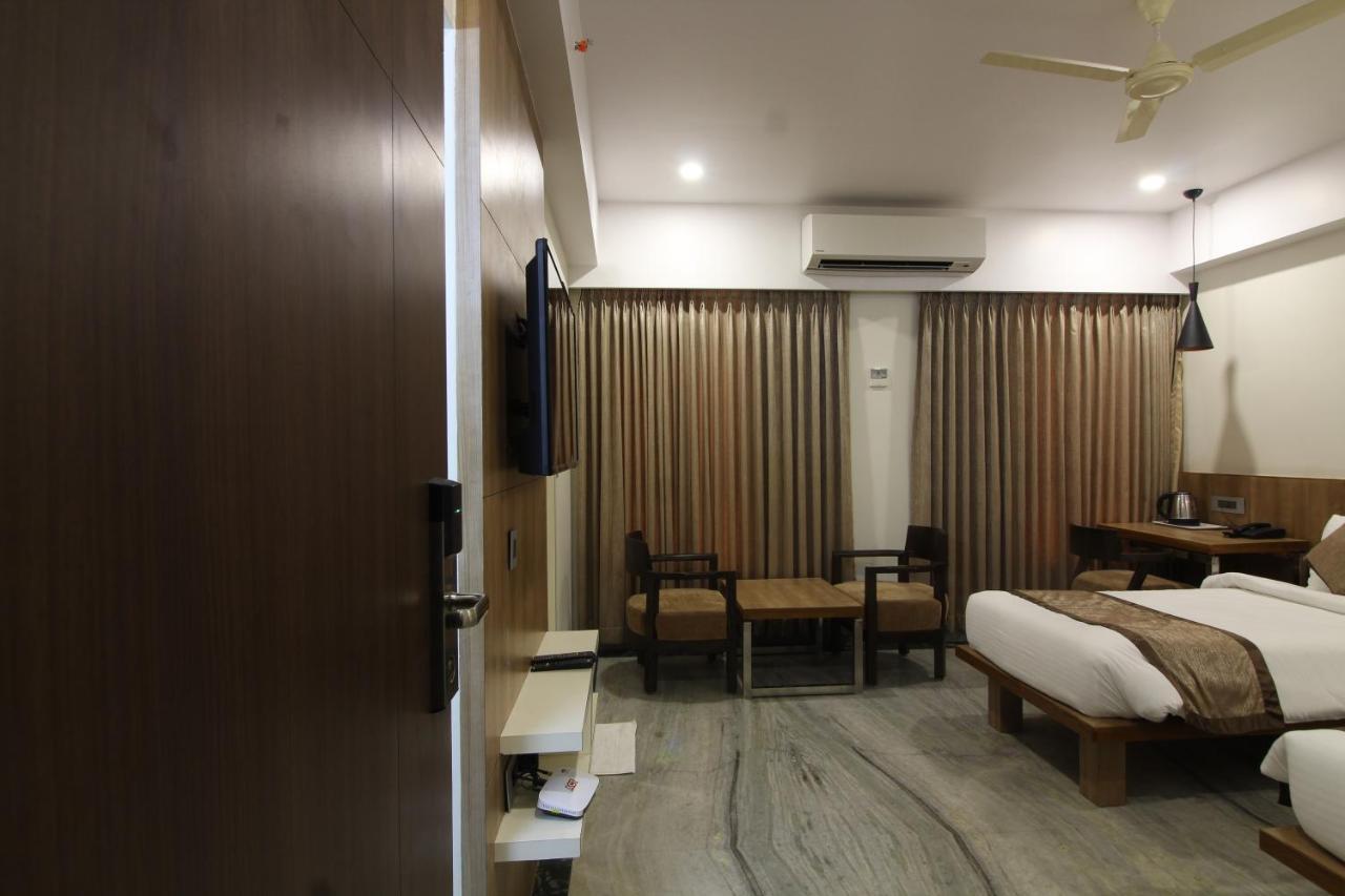 Treebo Seaesta Rk Beach Visakhapatnam Exterior photo